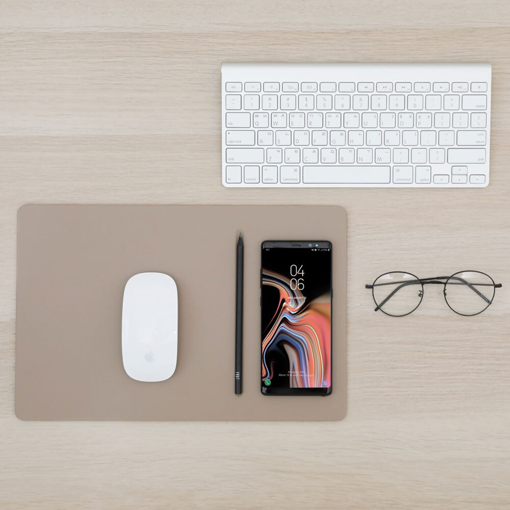 Pout Hands 3 Pro Fast Qi Wireless Charging Mouse Pad for PC/Laptop Computer - Picture 8 of 14