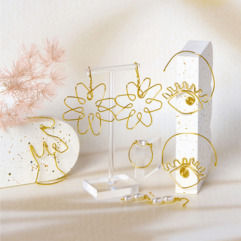 /assets/alt_4/9781488950049.jpg?20230829163738