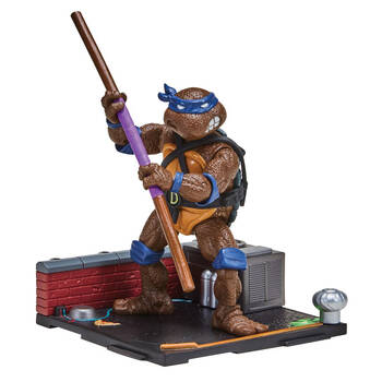 Teenage Mutant Ninja Turtles Classic 1988 Remastered Animated Figure Donatello
