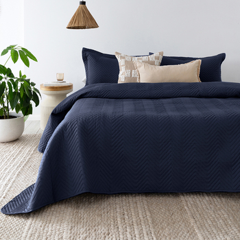 Bambury Herringbone Embossed Coverlet Set Navy Queen/King Bed Home
