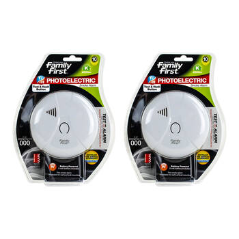2PK Family First Photoelectric Smoke Alarm Bedroom w/Test Button 9V Living Room