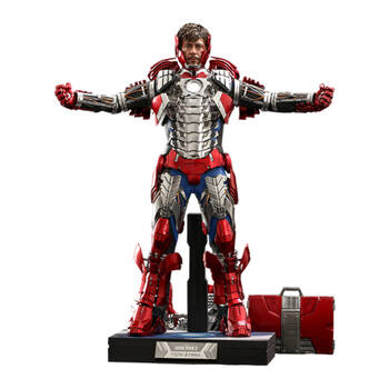 Iron Man 2 Tony Stark Mark V Suit Up Deluxe 1:6 Scale Collectable