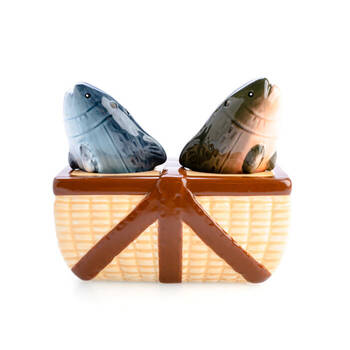 2pc Flavour Mates 3D Salt & Pepper Shaker Set 10.5x6x9.5cm Fishing Picnic Basket