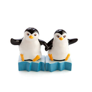 2pc Flavour Mates 3D Salt & Pepper Shaker Set 15x5.5x9.5cm Mr Mrs Penguin