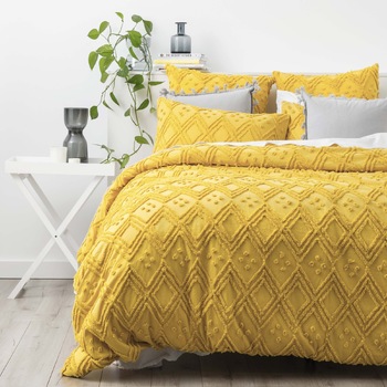 Park Avenue Medallion Cotton VT Wash Euro Case Misted Yellow