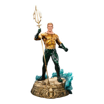DC Comics Aquaman Premium Format 1:4 Scale Statue Figure