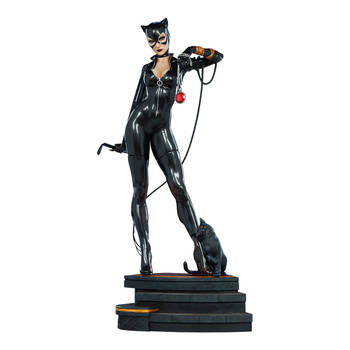 DC Comics Catwoman Premium Format Statue Action Figure