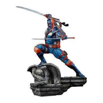 DC Comics Deathstroke Premium Format Statue Action Figure