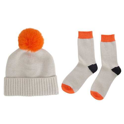 Annabel Trends Winter Beanie Hat & Socks Set w/ Pompom One Size Grey