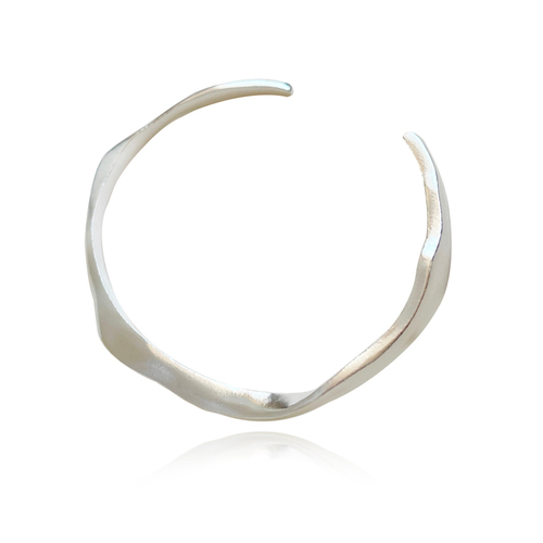 Culturesse Solstice Artisan 5.5cm Solid Wavy Bangle Bracelet - Silver
