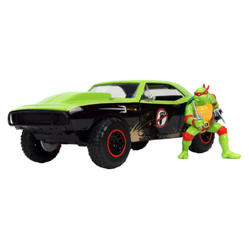 Teenage Mutant Ninja Turtles Raphael W/ 1967 Camaro 1:24 Scale Die-Cast Vehicle Toy