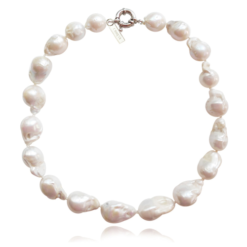 Culturesse Theodora 44.5cm Baroque Pearl Necklace/Choker - White