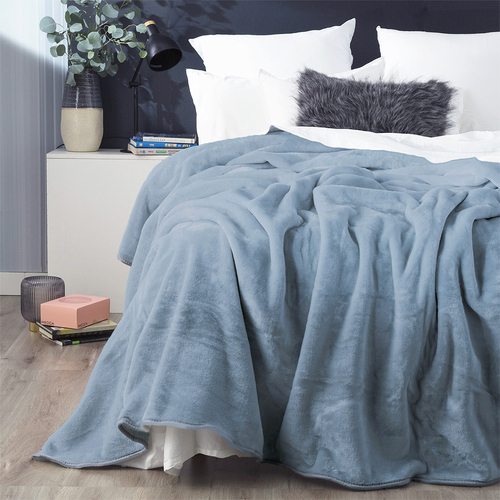 Renee Taylor Heavy Weight 220x240cm Acrylic Mink Blanket - Sky