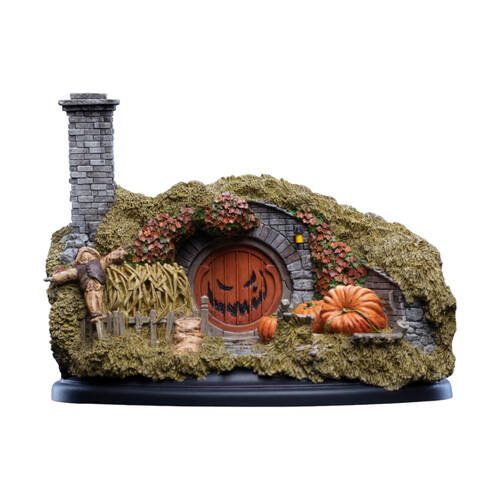 The Hobbit No16 Hill Lane Halloween Edition Hobbit Hole Diorama